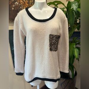 EUC Homage  WOMAN SWEATER BICOLOR BLACK TRIM AND CREAM Pocket accent gold  Sz M